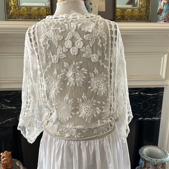 Elegant White Lace Women's Jacket - Picture 3 of 3